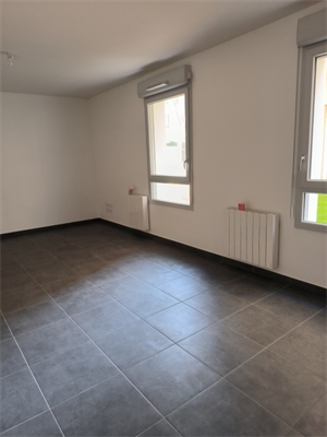 t1 à la location -   69400  VILLEFRANCHE SUR SAONE, surface 31 m2 location t1 - UBI440829239